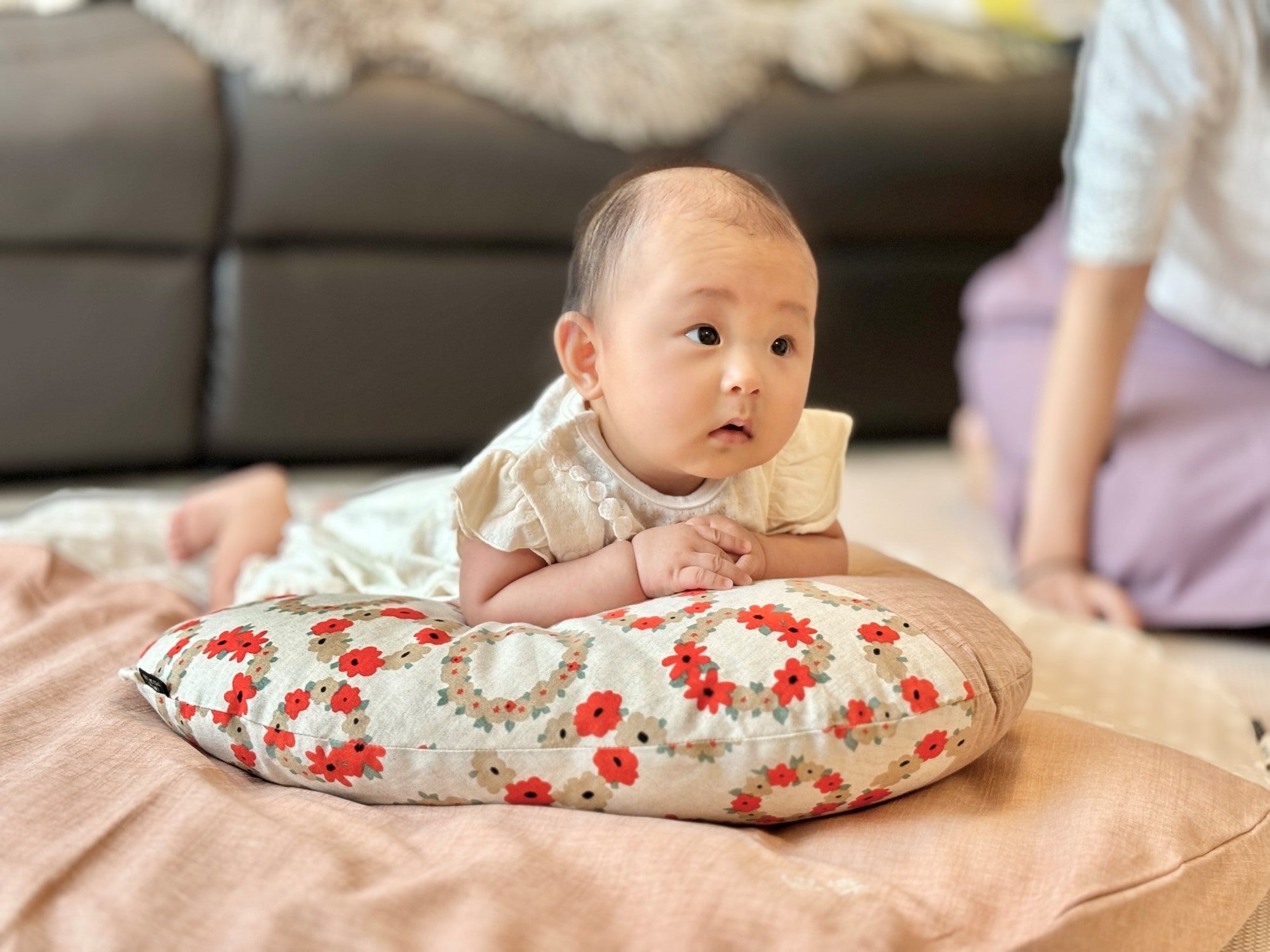 うつ伏せの練習に「せんべい+うたね」が最強！